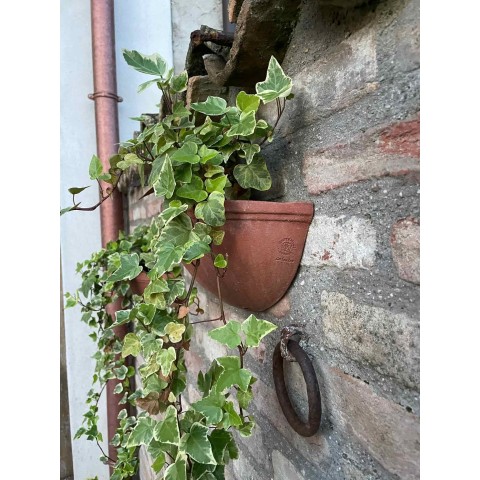 Smooth Wall Pocket in Terracotta 2